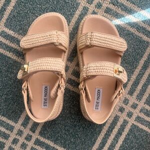 Steve Madden BIGMONA “dad style” sandals